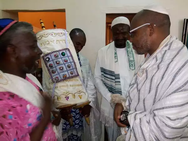 Nnamdi Kanu Receives Scroll Of Covenant From Jewish Community In Africa.... Photos